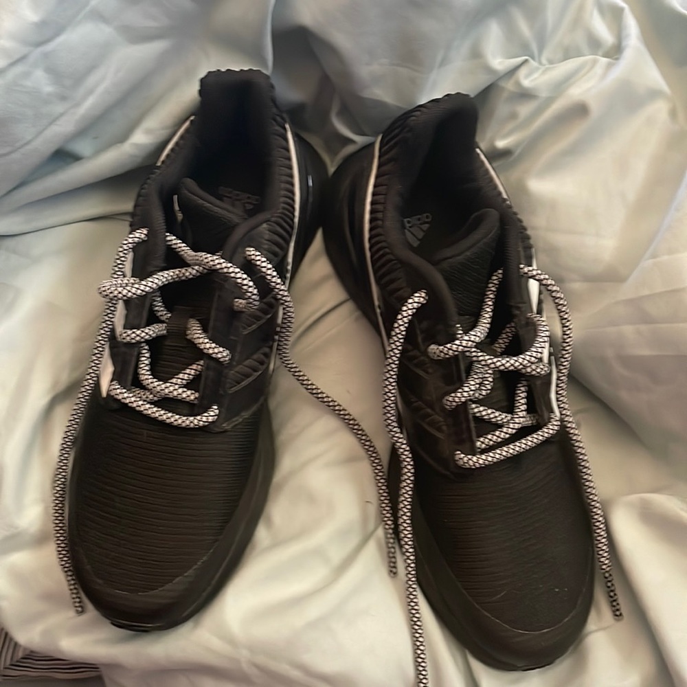 Adidas cloud foam fit foam shoes